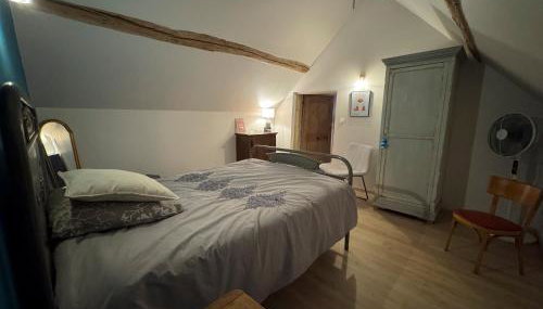 Gîte indépendant pouvant accueillir jusqu'à 6 personnes, situé dans une forêt - Foto 5