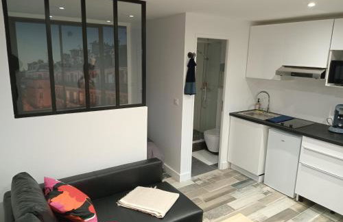 Studio neuf joliment décoré à 5 min de l'aéroport - Foto 8