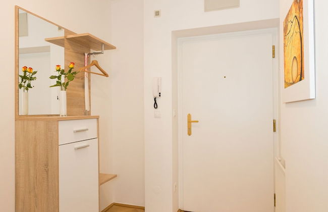 Jupiter Apartment Esslinggasse - Photo 4