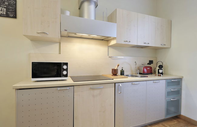 At Home Heart of Milan - Design Duomo Apartment - Photo 11