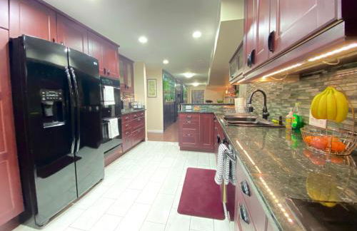 Stylish two homes in one house 6 bedrooms 2 kitchens - Foto 16