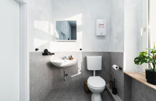 Perfect for 6 Guests in Wuppertal - Suite - Netflix - Smart Home - Foto 14