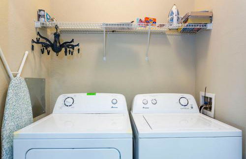 3Br 2Bath Condo Balcony 5min Conv Center 1388ft - Foto 18