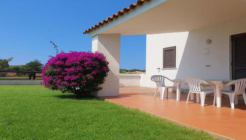 Carasau 200m from the Beach - Garden - BBQ - Wi-Fi - Parking - Pet Friendly - Foto 1, Garden view