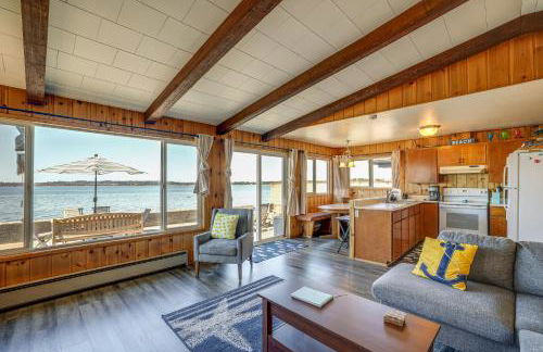 Oceanfront Cottage with Patio and Views in Birch Bay! - Foto 3