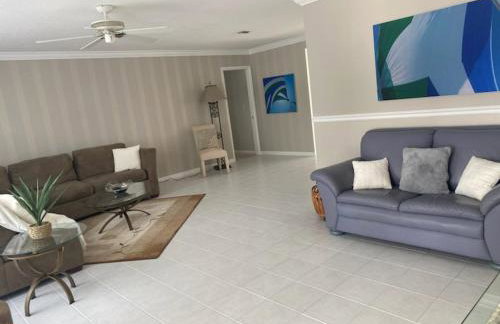 Just a short walk to the beach - Foto 15