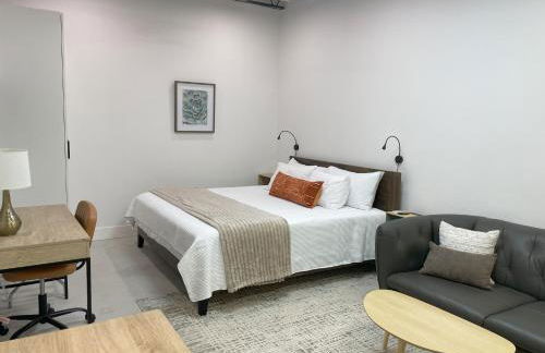 Fyrebird Place - Industrial Loft with Pavilion & Yard - Foto 16