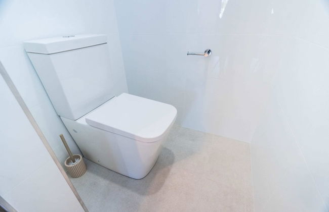 Beautiful 4BR Family Home With Patio and Parking! - Foto 28