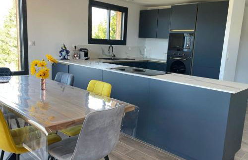 Spacious house with stunning views Puy-Sanières - Photo 7