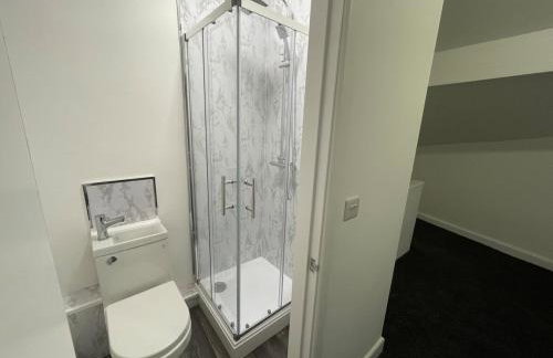 Modern Five Bed Long Stays and Contractors Welcome - Foto 3