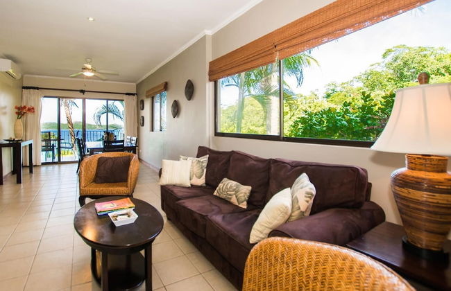 Beautiful Condo in Peaceful Cliffside Location with a Private Balcony & Stunning Ocean and Mountain Views - Foto 13