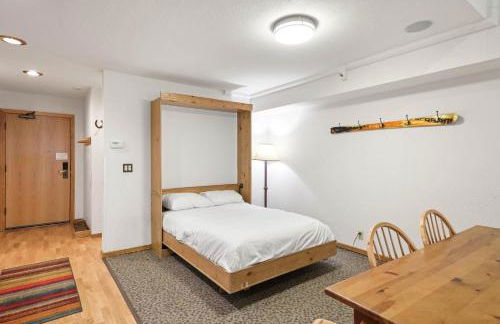 Palisades Tahoe Lodge Rentals Studio Loft #306 - Foto 7