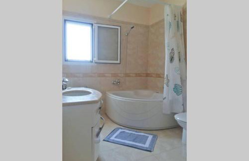 Sea and mountains view apartment - Photo 16