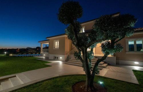 Villa Silvia for 10 people with infinity pool and large playground - Foto 12