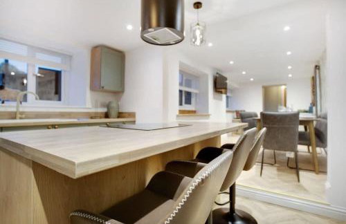 NEW! Luxurious Cottage in Durham by Stay With Us, Ideal for Large Groups & Families, Hot Tub, Sleeps 10! - Foto 21