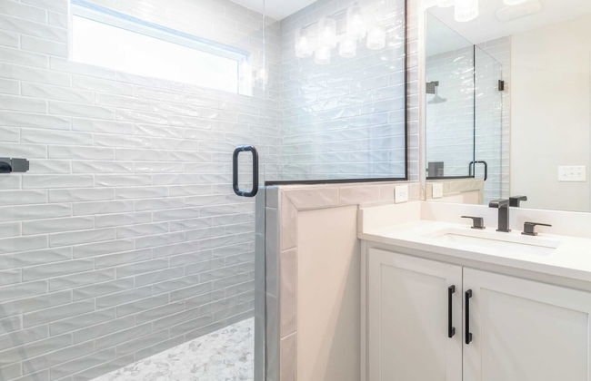 Monty by Avantstay 4bdr 4ba, Balcony w/ Outdoor Seating, 5mins to DT - Photo 20