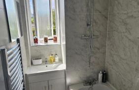 Vauxhall Central - Spacious 3-Bed Serviced Apartment- Balcony-Free Parking - Lift - Sleeps 7 - Foto 10