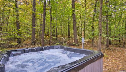 Secluded Conway Home with Theater Room and Hot Tub! - Foto 2