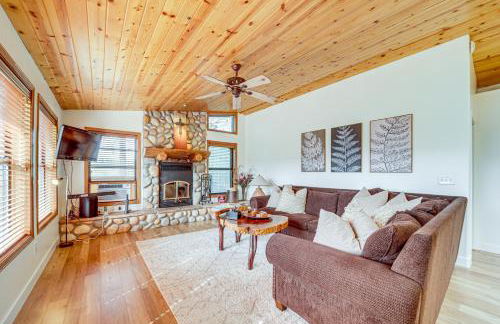 Strawberry Hideaway in the Pines with Hot Tub! - Foto 4