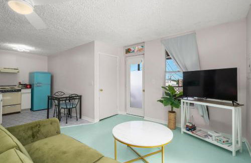 Sebring Circle Studio Stay- Postcard Mural Views - Foto 8