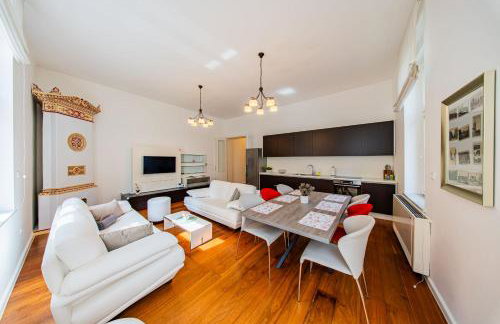 Zagreb 265 & 266 - 3 Bedroom Apartment & 2 Bedroom Apartment - City Centre - Flexible Keybox Entry - Monthly Rent - Modern - Photo 1