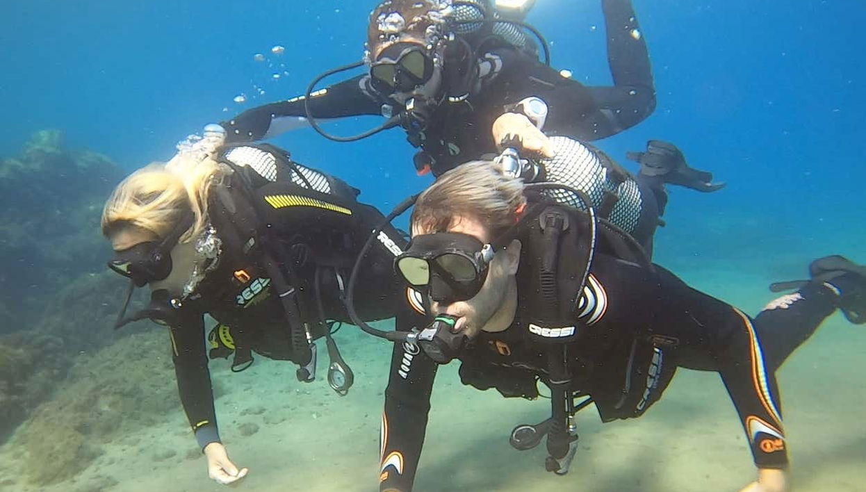 Puerto del Carmen Beginners Scuba Diving Lesson - Foto 1