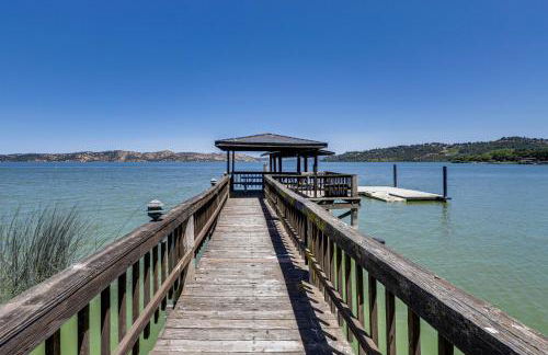 Dock, Slip and Launch Waterfront Home on Clear Lake - Foto 3