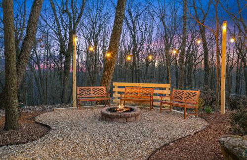 Hot tub, fireplace, fire pit, pool table, grill, EV, pets, HOA lake - Photo 3