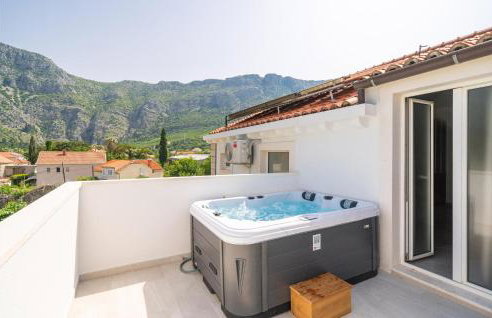 Lovely Apartment In Dubrovnik With Wifi - Photo 3