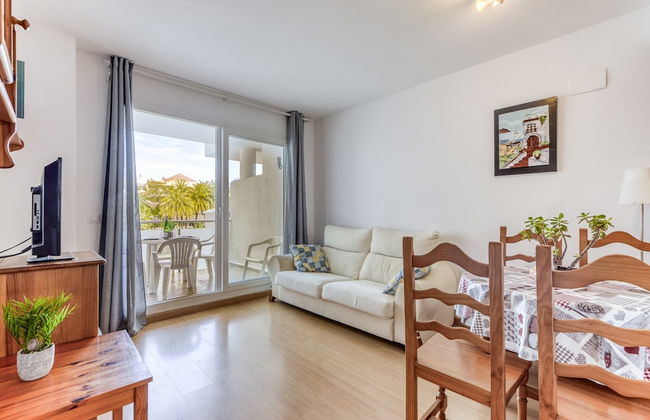 Apartment in Roses Near Sandy Beach - Photo 11