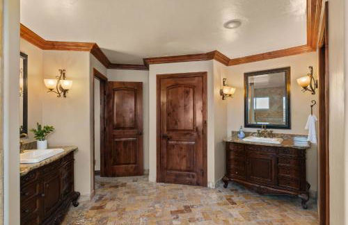 Grand Retreat Rooftop Bliss and Ocean Views - Foto 20