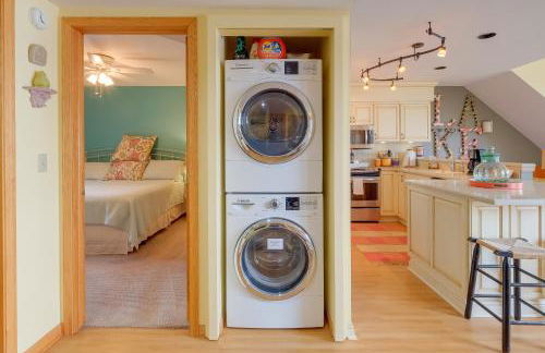 Elk Rapids Condo with Balcony Overlooking Elk Lake! - Foto 9