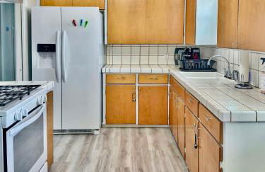 Quaint Mid-Century Cottage by the Coast - Foto 8