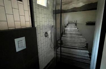 Przeszklony Tiny House w Lesie - Foto 8