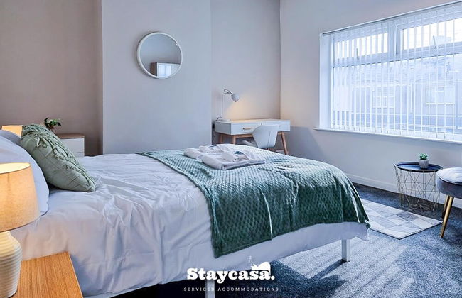 White Cozy House With Pool Table Game Room - Photo 36