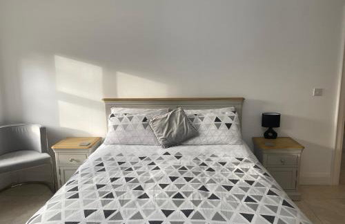 Rostrevor Valley 6-Br Sleeps 20 w Hot Tub & View - Photo 29