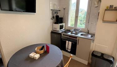 Appartement T2 - Cosy 400m des thermes - Photo 4, stove, toaster