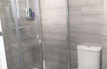 The Old Dairy, comfy 1 bedroom apartment with lounge,bathroom and kitchenette near town, pubs and walks - Foto 13