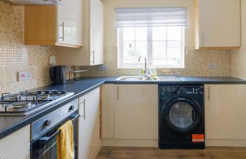 Stylish 3 Bedroom and free parking - Foto 11