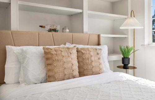 Kirkland Elegant 4B 2 5B Family Retreat with Designer Decor - Photo 32