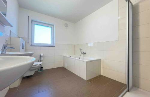 MAX117 moderne Monteurwohnung mit Balkon - Foto 8