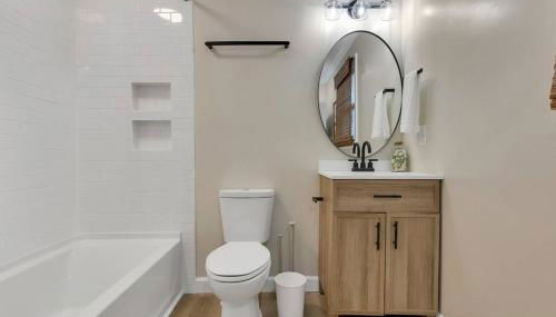 Coastal 3BD Bungalow One Block from Scenic Walkway - Foto 5