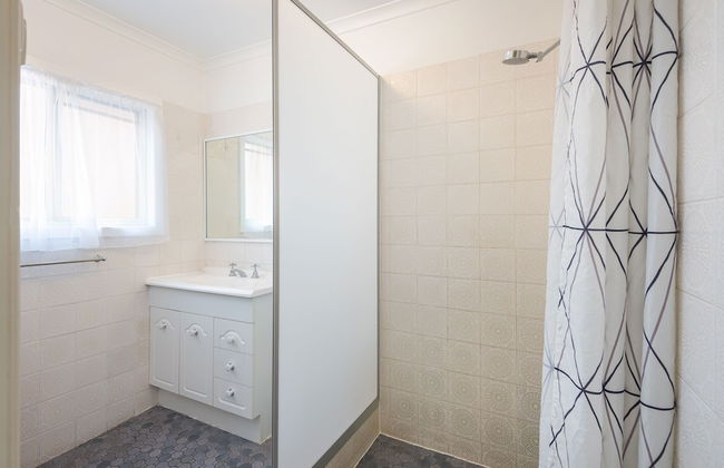 Albany Holiday Units - Photo 32