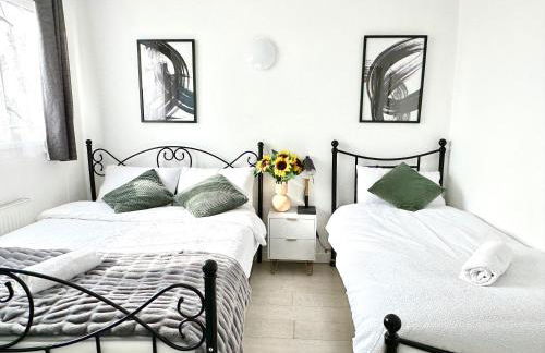 5 bedroom detached house sleeps 13 spacious Parking 5 mins driving to Bicester Village - Foto 29