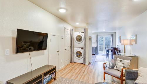 Airy Fortuna Apartment with Deck! - Foto 5