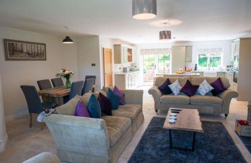 Country Crabtree Bungalow with large wild garden - Photo 62