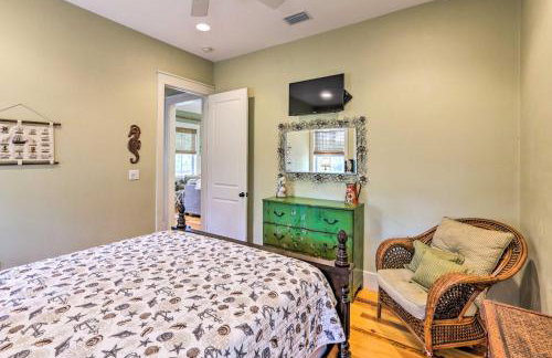 Breezy Home with Grills, Pool and Beach Access! - Foto 16