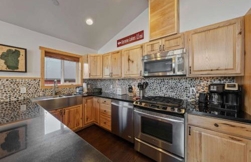 Mountain Retreat - Sleeps 7 - Canoe - Fireplace - Foto 25