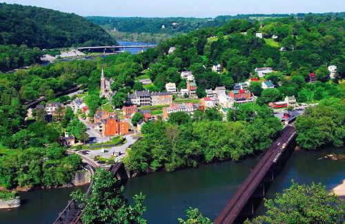 Hot Tub, Deck&Grill, Game Room, WiFi at Cute Cabin - Foto 30