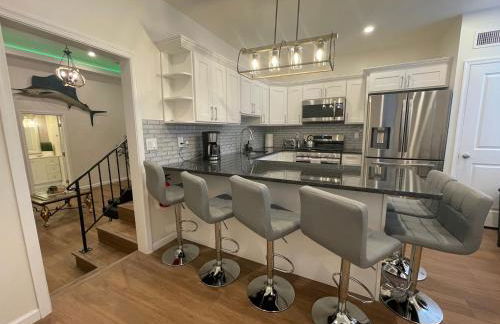 Arctic House- Walk to the Casinos, Outlets & More! - Foto 1